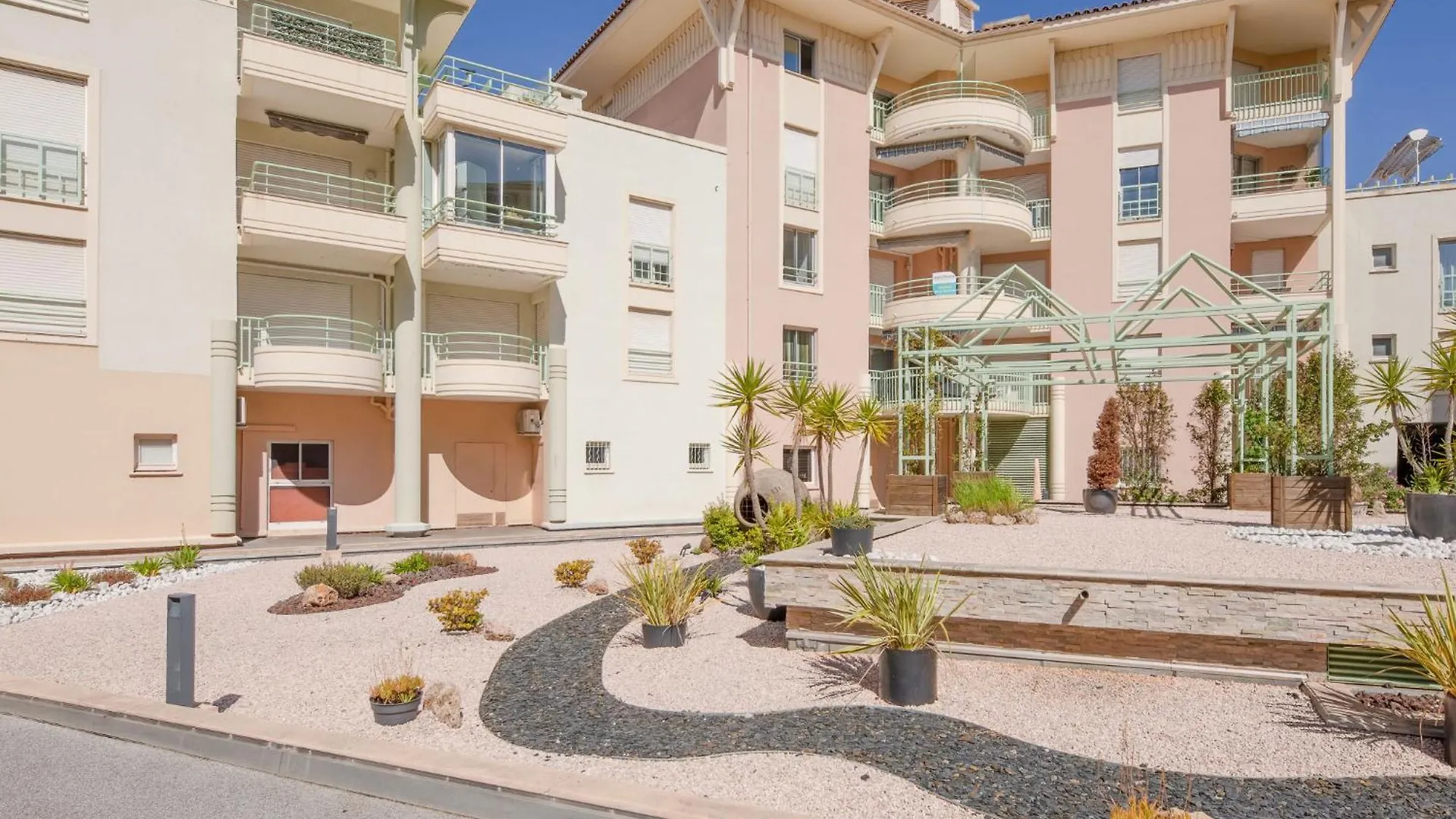 Apartment Quartier Latin-13 By Interhome Frejus